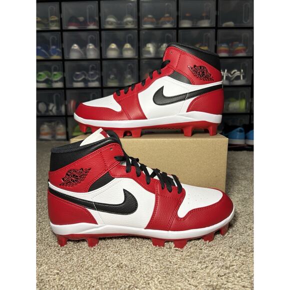 Athletic_Shoes